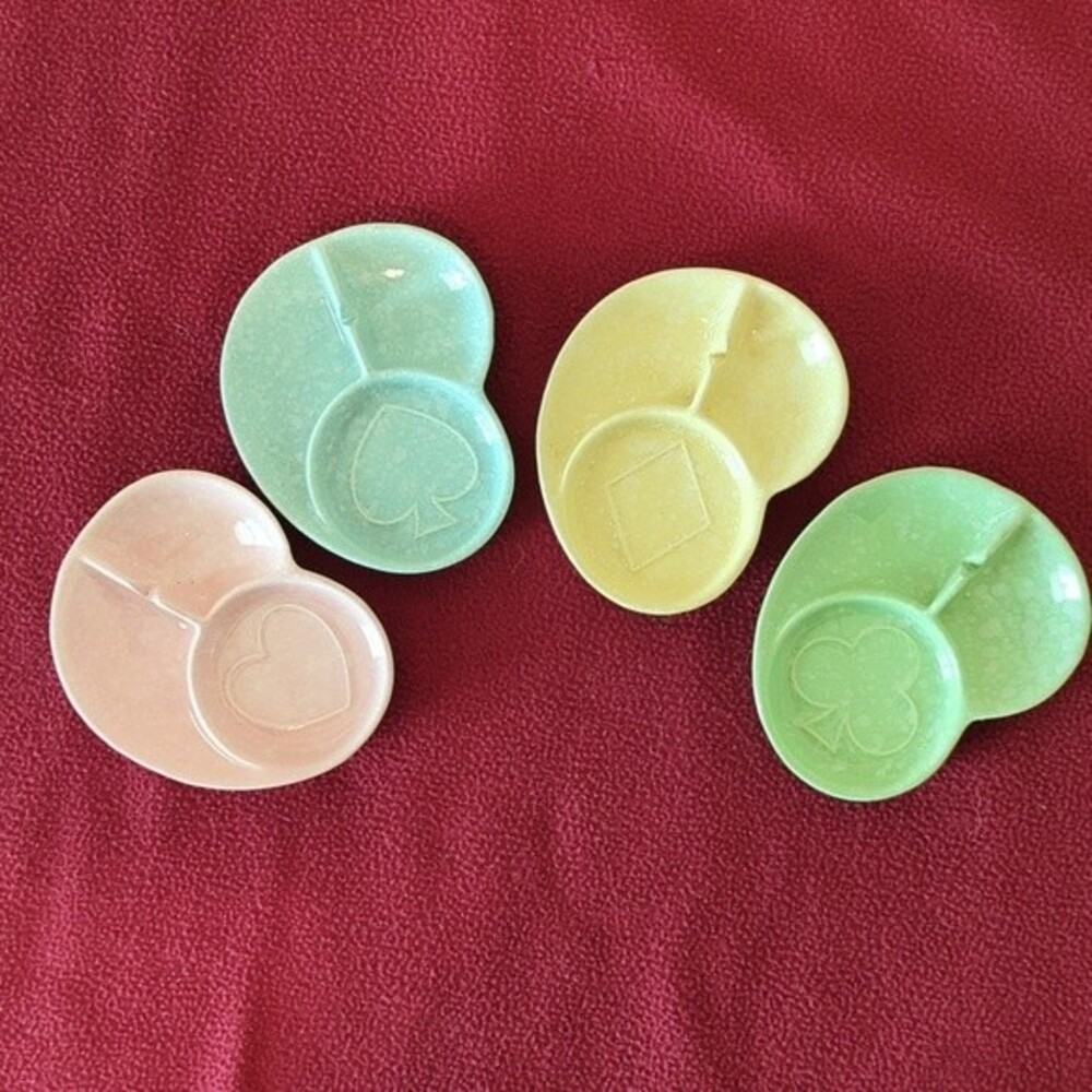 Vintage Shawnee ashtray/coaster set